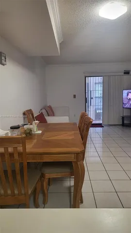 $2,100 | 2319 West 60th Street, Unit D204, Hialeah, FL 33016