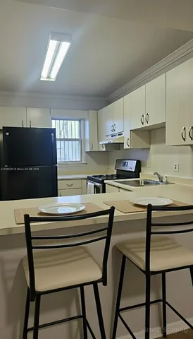 $2,100 | 2319 West 60th Street, Unit D204, Hialeah, FL 33016