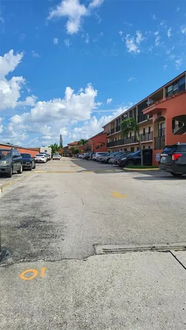$2,100 | 2319 West 60th Street, Unit D204, Hialeah, FL 33016