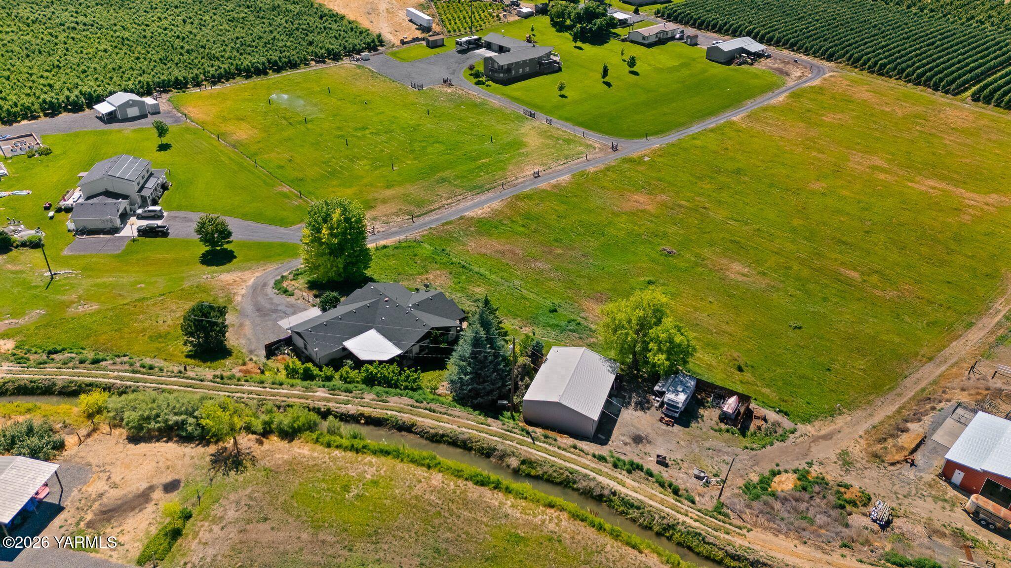 788 Zickler Road Zillah, WA 98953 - Photo 31 of 37 788 Zickler Rd Aerials-3