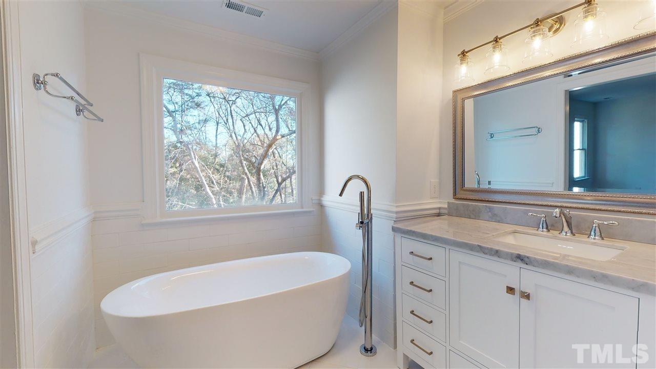 607 Crabbery Lane Raleigh, NC 27609 - Photo 15 of 28 Gallery Image 15