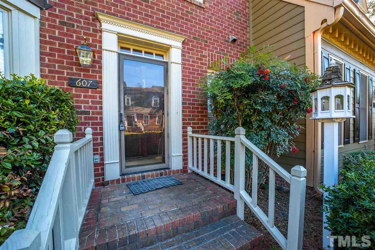 607 Crabbery Lane Raleigh, NC 27609 - Photo 4 of 28 Gallery Image 4