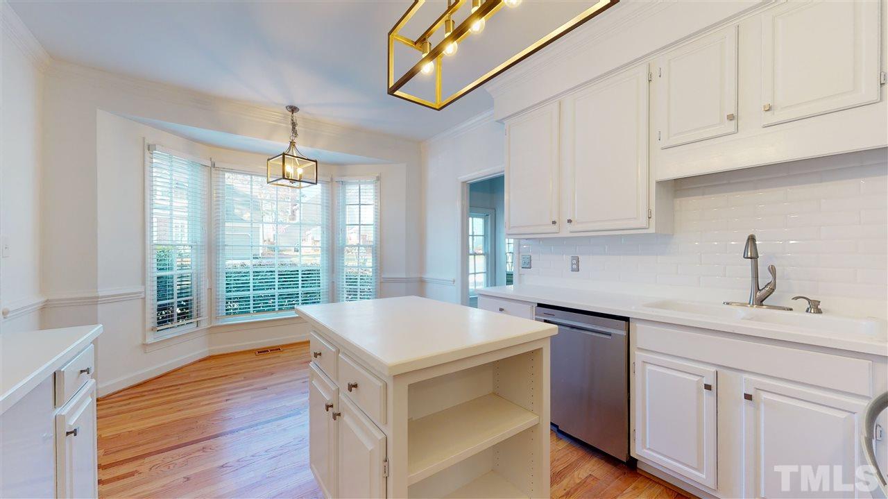607 Crabbery Lane Raleigh, NC 27609 - Photo 5 of 28 Gallery Image 5