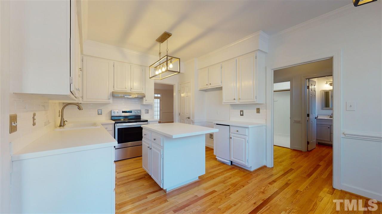 607 Crabbery Lane Raleigh, NC 27609 - Photo 6 of 28 Gallery Image 6