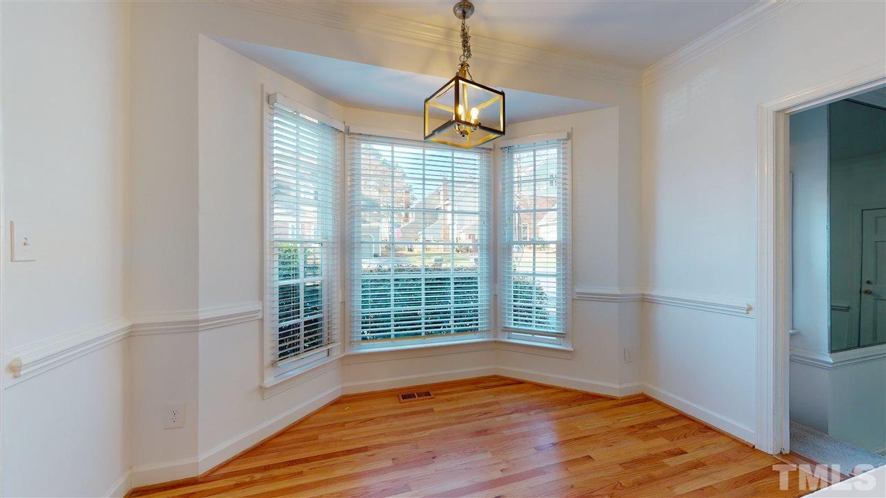 607 Crabbery Lane Raleigh, NC 27609 - Photo 7 of 28 Gallery Image 7