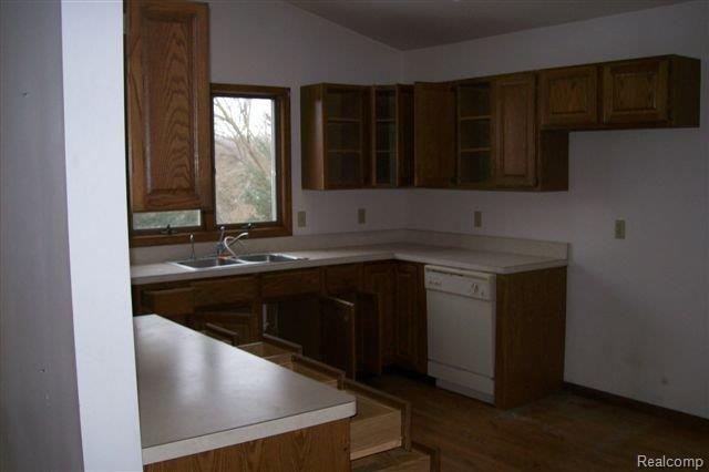 9204 Evergreen Road Brighton, MI 48116 - Photo 5 of 10 1 22 10 083