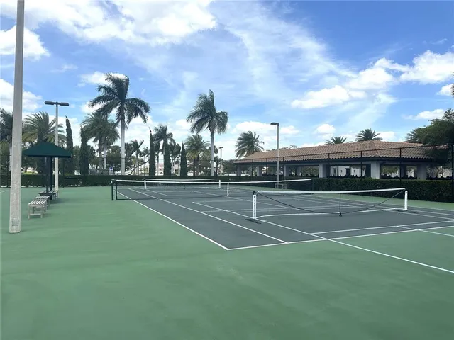 $499,900 | 209 Vinadio Boulevard, Nokomis, FL 34275