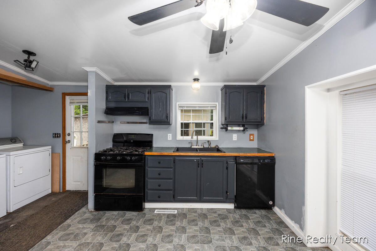 9140 James Street Reed City, MI 49677 - Photo 8 of 20 9140 James Dr 1006