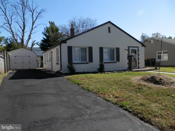 $279,999 | 416 Howell Drive, New Castle, DE 19720