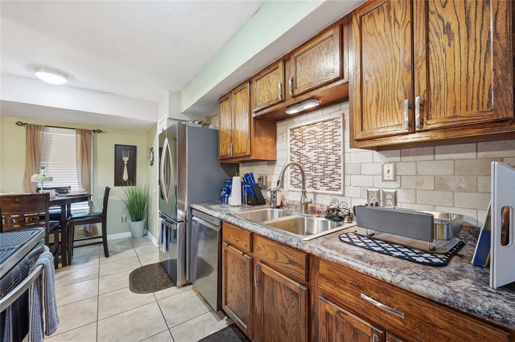 6805 Wagonet Road Forest Hill, TX 76140 - Photo 9 of 34