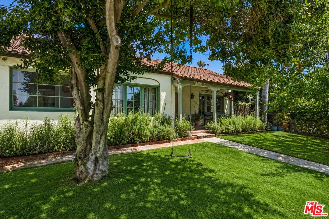 831 East Rio Grande Street Pasadena, CA 91104 - Photo 2 of 43