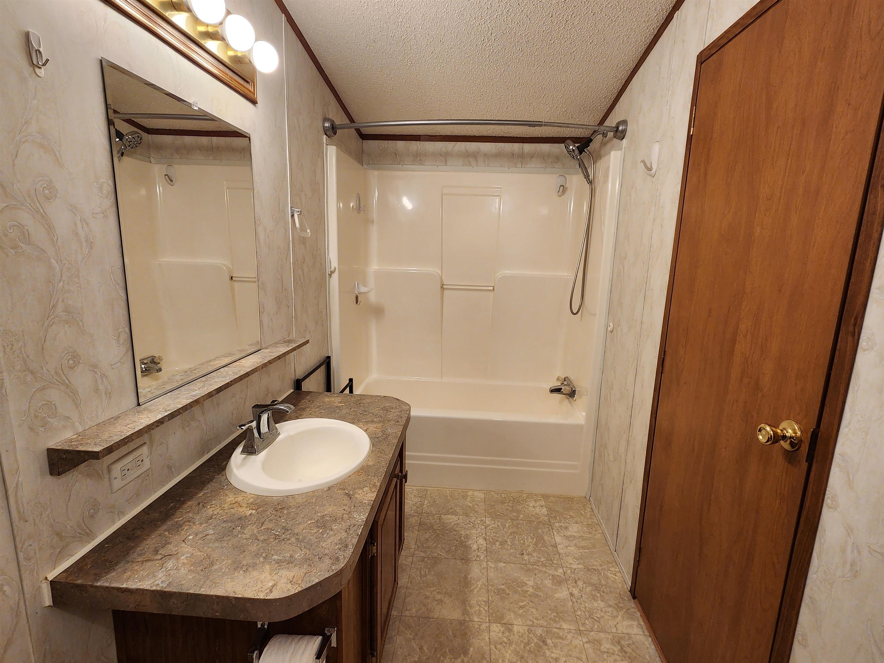 4 Pond Street Loudon, NH 03307 - Photo 15 of 35 Gallery Image 15
