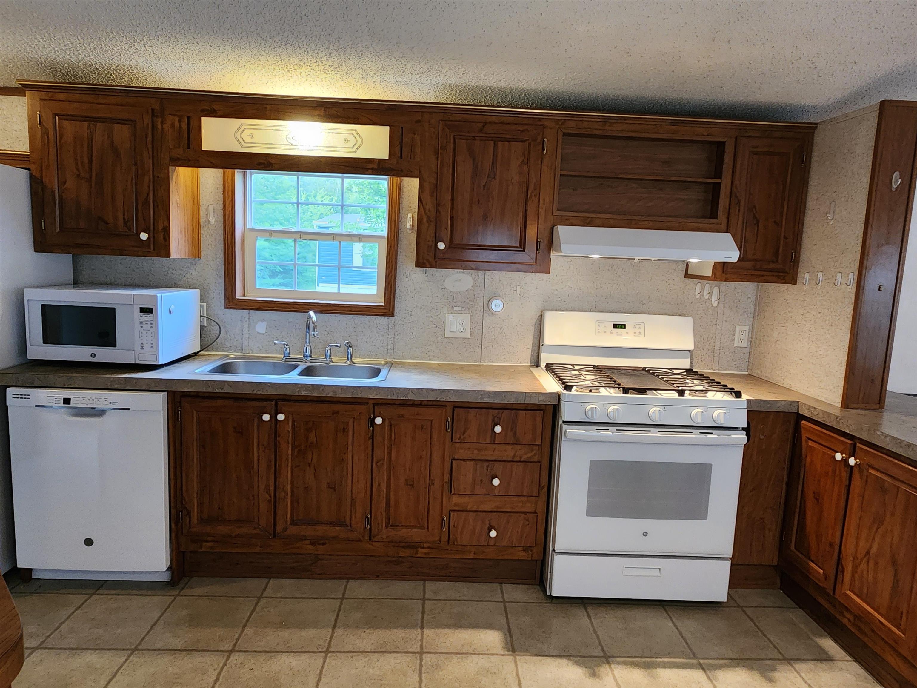4 Pond Street Loudon, NH 03307 - Photo 10 of 35 Gallery Image 10