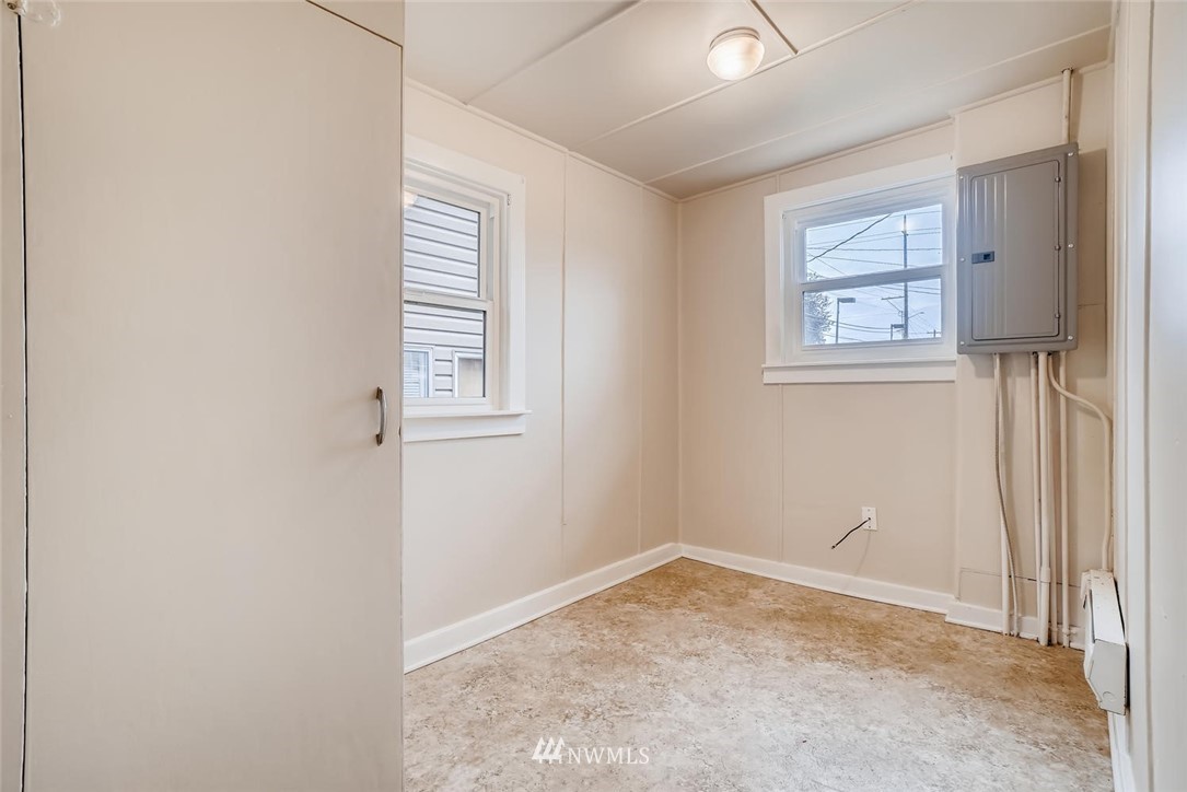 3218 Rucker Avenue, Unit 1 & 2 Everett, WA 98201 - Photo 17 of 38 Gallery Image 17