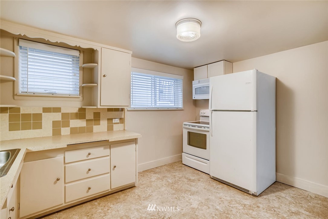 3218 Rucker Avenue, Unit 1 & 2 Everett, WA 98201 - Photo 25 of 38 Gallery Image 25