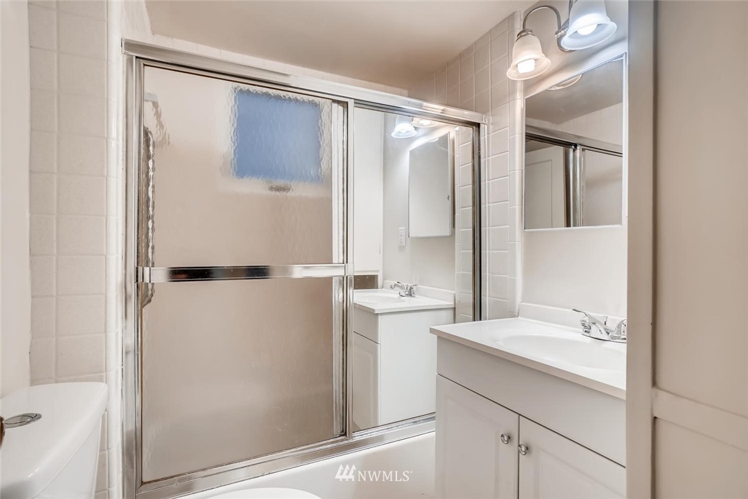 3218 Rucker Avenue, Unit 1 & 2 Everett, WA 98201 - Photo 29 of 38 Gallery Image 29