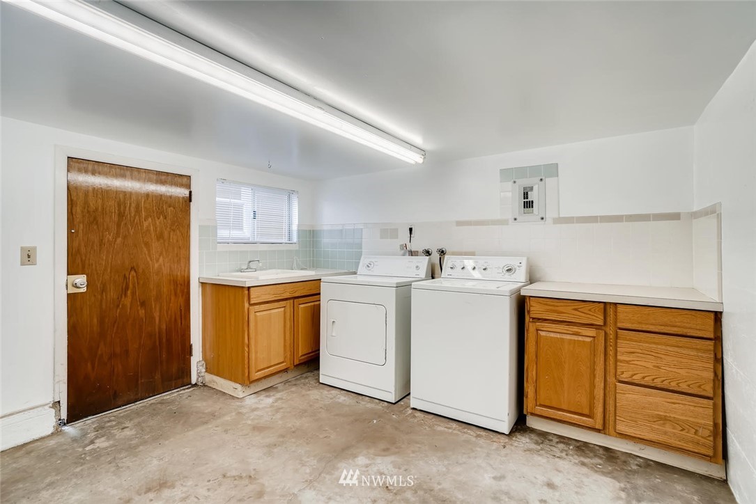 3218 Rucker Avenue, Unit 1 & 2 Everett, WA 98201 - Photo 30 of 38 Gallery Image 30