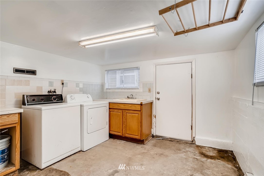 3218 Rucker Avenue, Unit 1 & 2 Everett, WA 98201 - Photo 31 of 38 Gallery Image 31