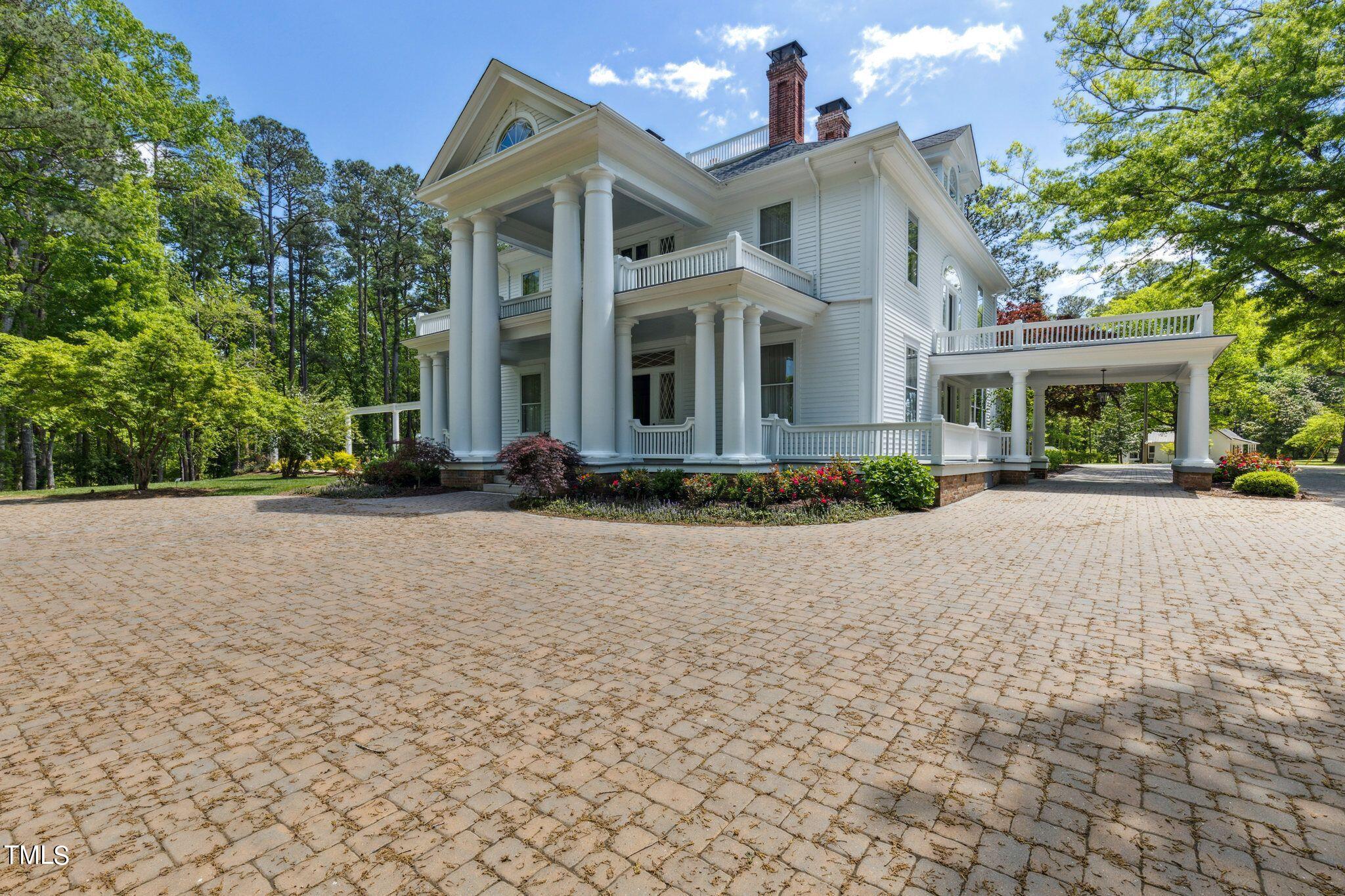 6321 Johnson Pond Road Fuquay-Varina, NC 27526 - Photo 4 of 50 a front view of house with yard