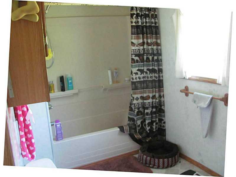 3475 Olivet Road Avonmore, PA 15618 - Photo 11 of 13 Full Bath.