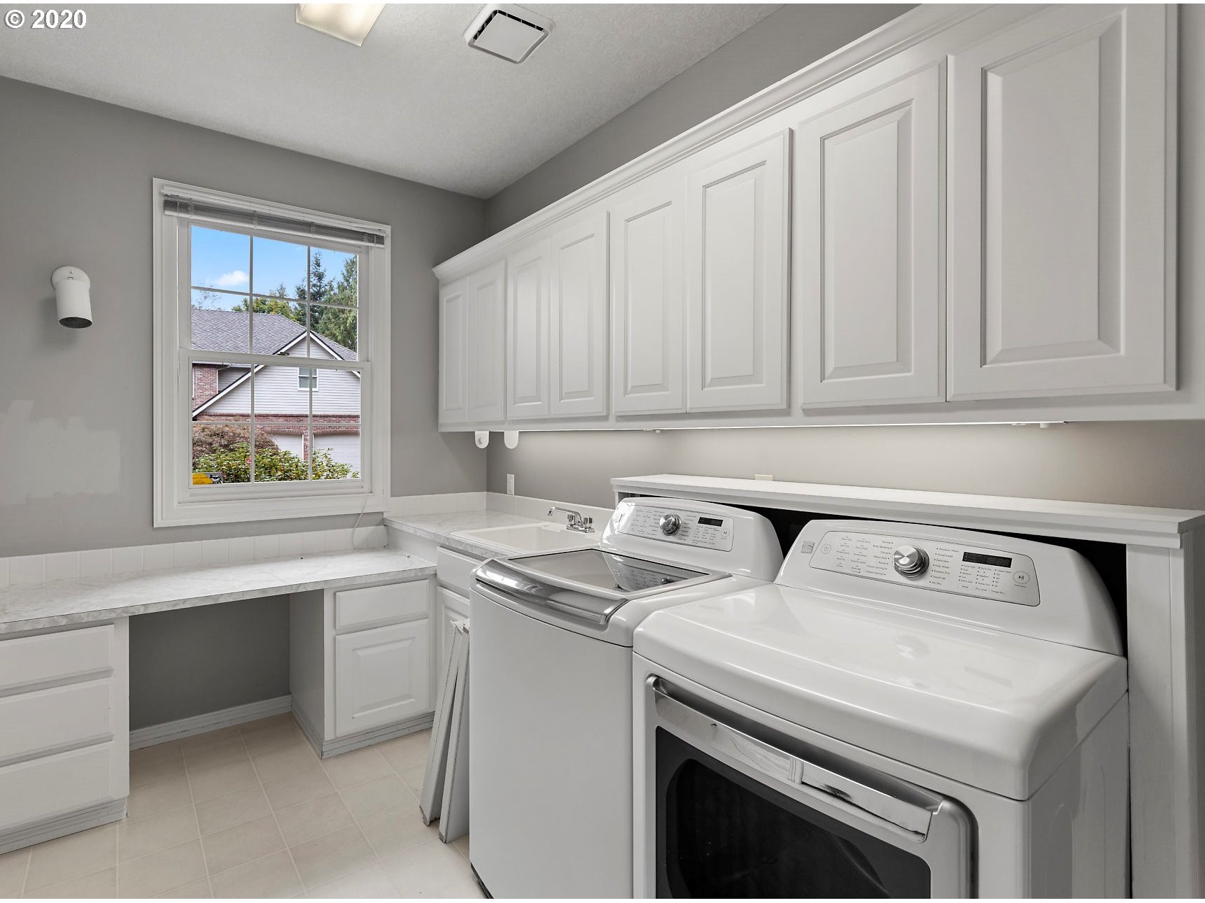 584 Southwest Regency Place Portland, OR 97225 - Photo 15 of 30 Gallery Image 15