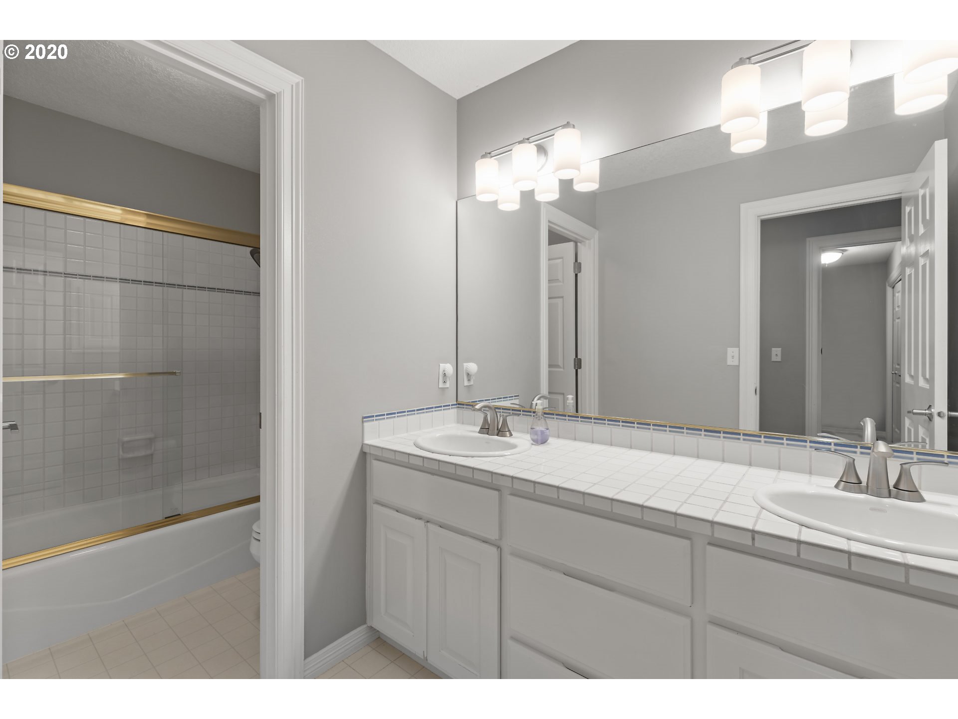 584 Southwest Regency Place Portland, OR 97225 - Photo 20 of 30 Gallery Image 20