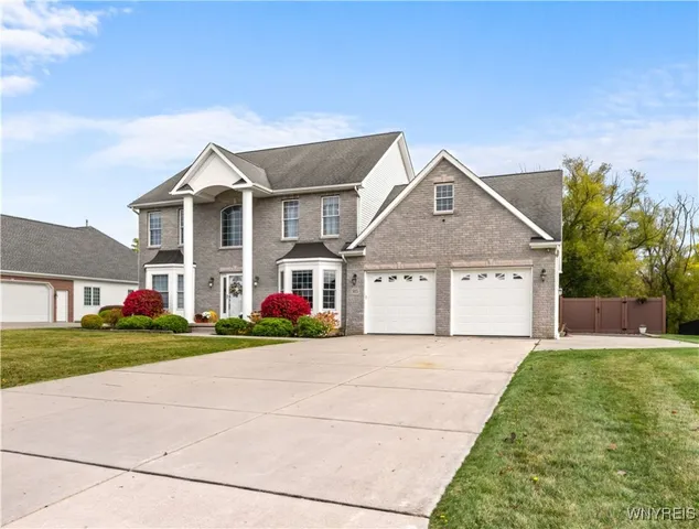 $649,900 | 5815 Forest Creek Drive, Clarence, NY 14051