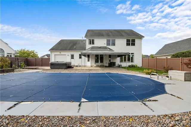 $649,900 | 5815 Forest Creek Drive, Clarence, NY 14051