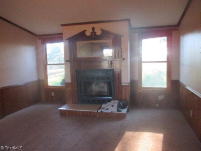 2102 Boomer Road Boomer, NC 28606 - Photo 9 of 16 Living Room