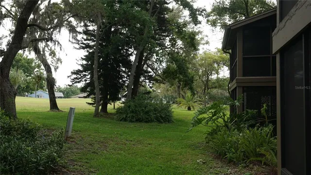 a view of an outdoor space