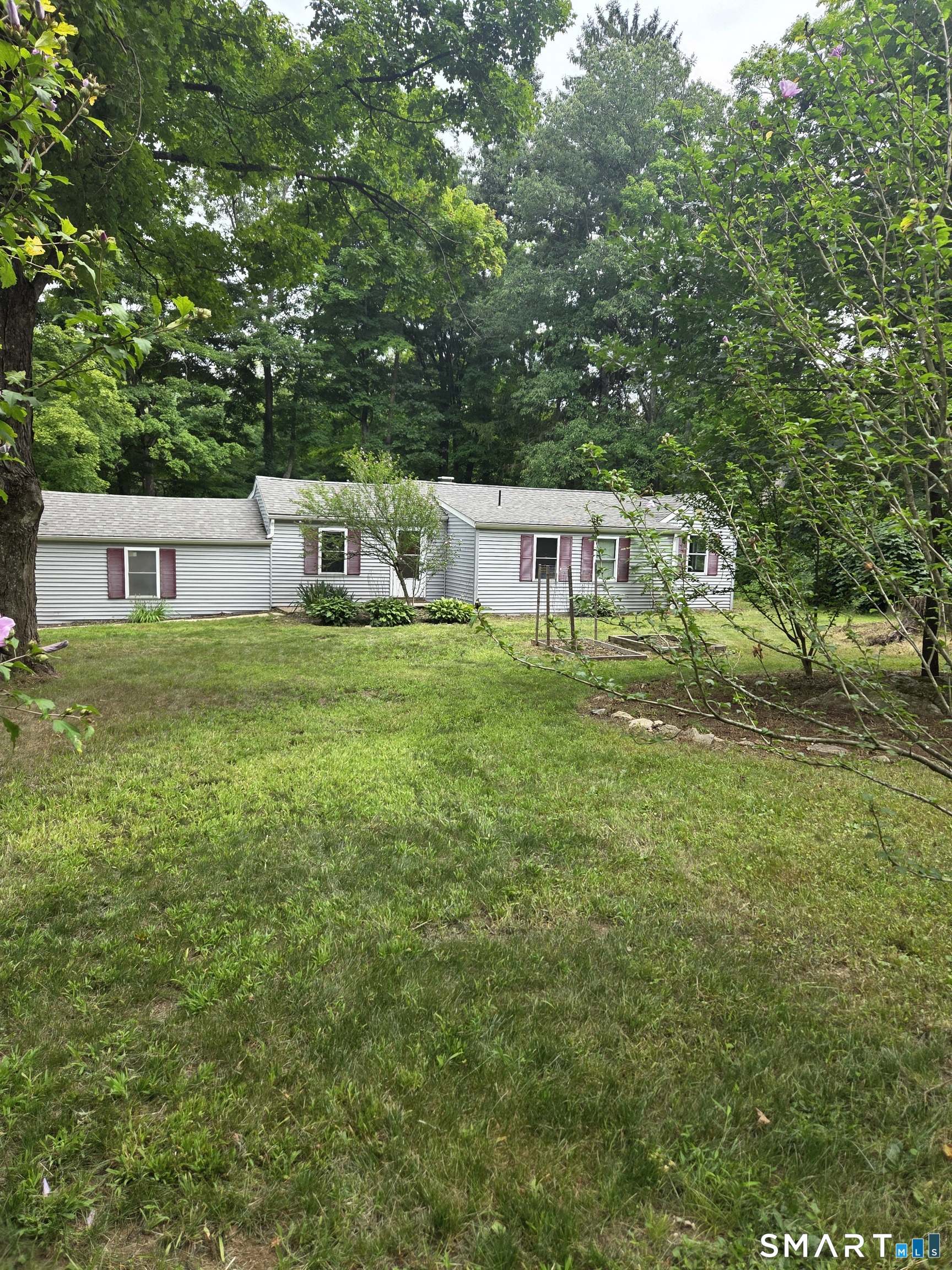 26 Seagraves Road Coventry, CT 06238 - Photo 2 of 10 Gallery Image 2