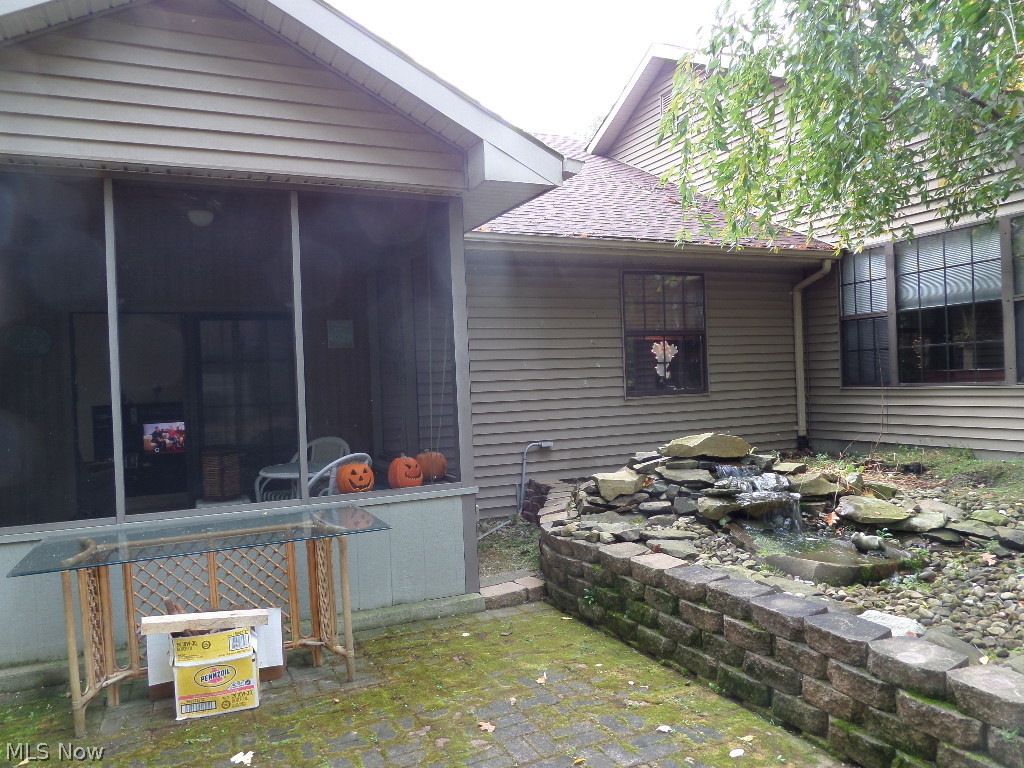 930 Perkins Jones Road Northeast Warren, OH 44483 - Photo 9 of 10 Gallery Image 9
