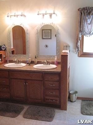 1525 Clearview Road Coplay, PA 18037 - Photo 15 of 25 main bath