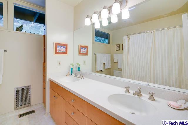 3588 Canyon Crest Road Altadena, CA 91001 - Photo 18 of 32 Additional Photo
