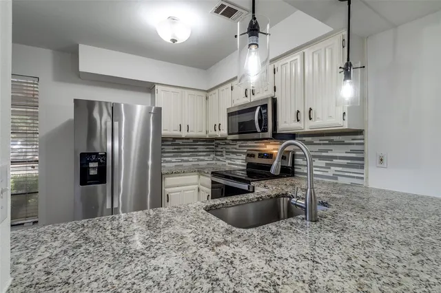 $1,650 | 5626 Preston Oaks Road, Unit 40B, Dallas, TX 75254