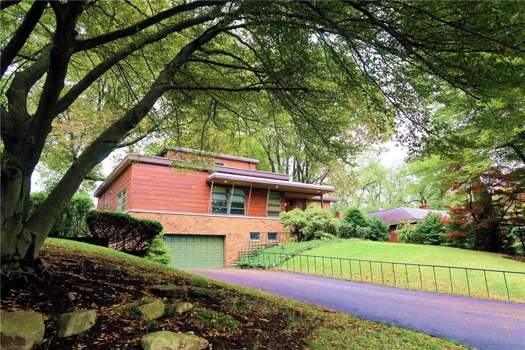 5 Holland Road Pittsburgh, PA 15235 - Photo 1 of 25 5 Holland Road: 3 Bedrooms, 2.5 Baths, 2-car Integral Garage.