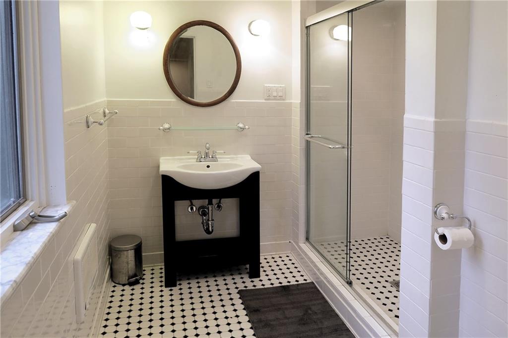 5 Holland Road Pittsburgh, PA 15235 - Photo 18 of 25 2nd Floor Bathroom