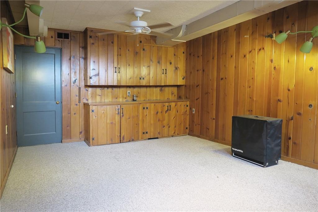 5 Holland Road Pittsburgh, PA 15235 - Photo 19 of 25 Lower-Level Den: 12x19