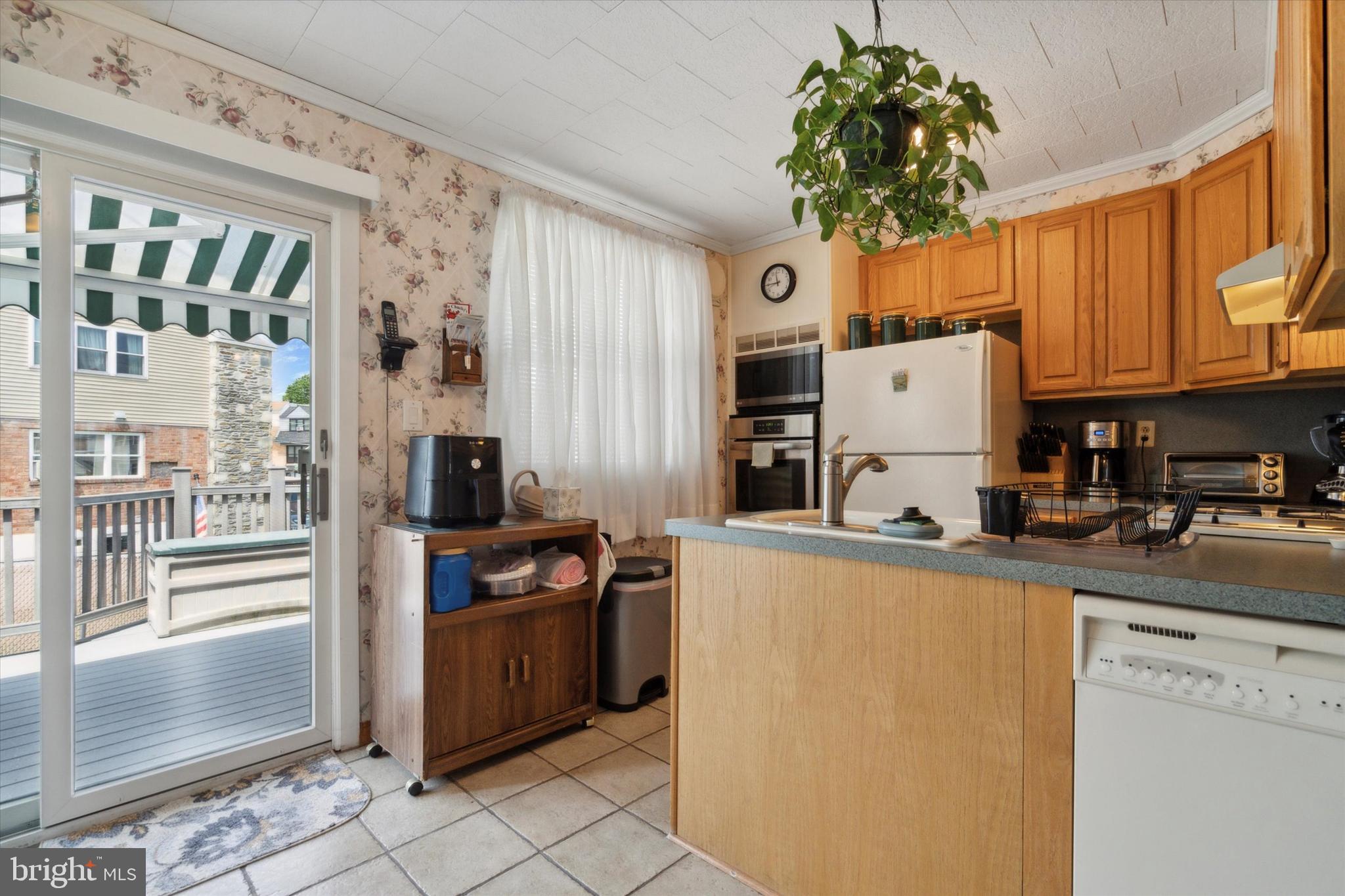 10840 Harrow Road Philadelphia, PA 19154 - Photo 12 of 35