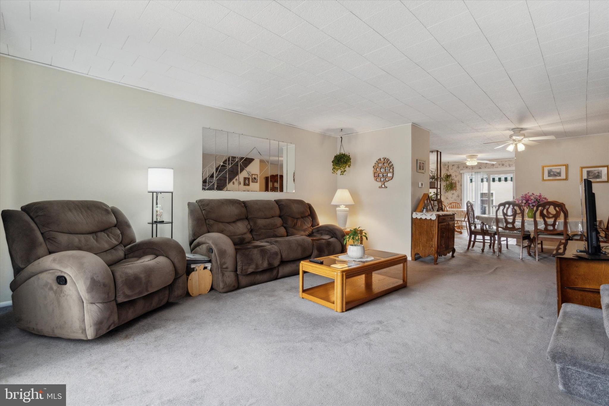 10840 Harrow Road Philadelphia, PA 19154 - Photo 2 of 35