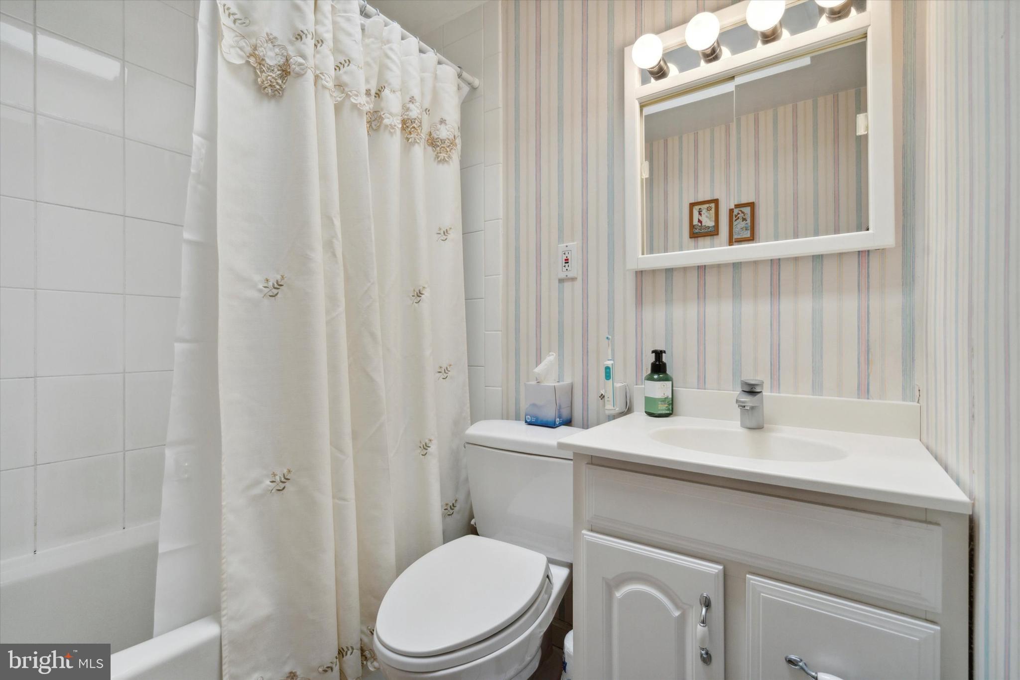 10840 Harrow Road Philadelphia, PA 19154 - Photo 24 of 35