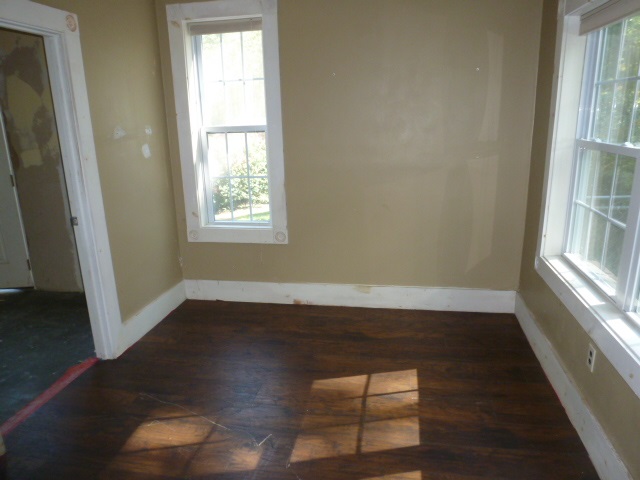259 Hampstead Road Derry, NH 03038 - Photo 11 of 40