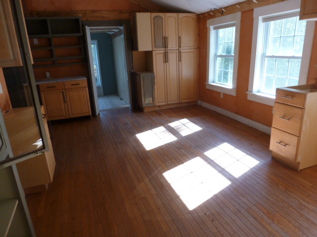 259 Hampstead Road Derry, NH 03038 - Photo 19 of 40