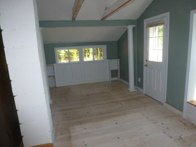 259 Hampstead Road Derry, NH 03038 - Photo 22 of 40