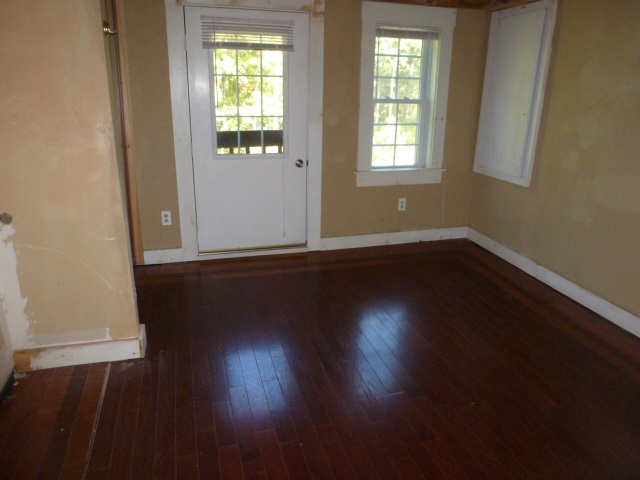 259 Hampstead Road Derry, NH 03038 - Photo 25 of 40