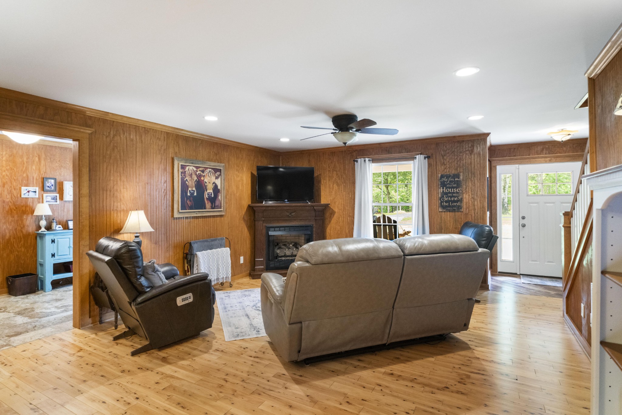 29 Roger Monk Road Petersburg, TN 37144 - Photo 32 of 94 a living room with furniture windows and a flat screen tv