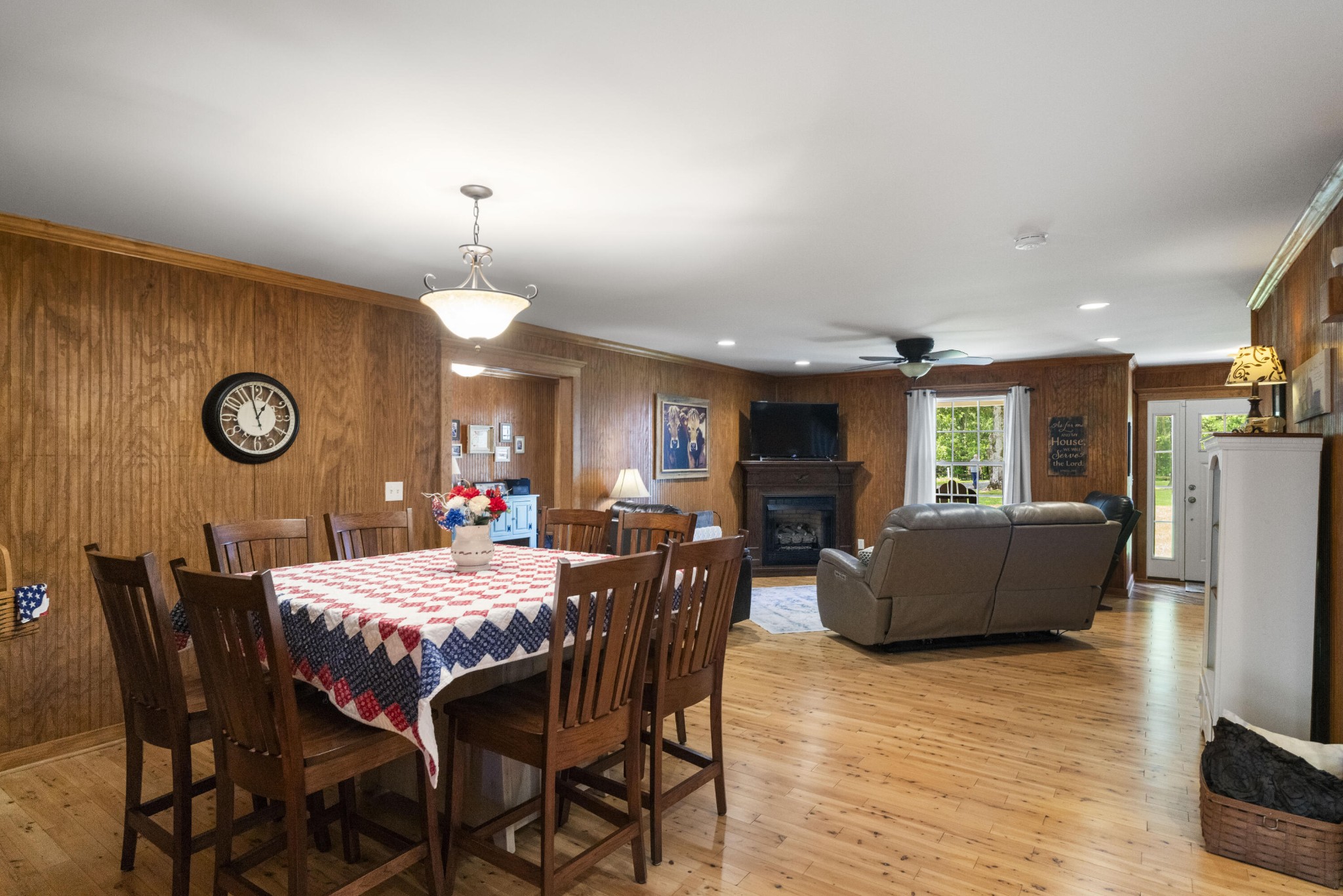29 Roger Monk Road Petersburg, TN 37144 - Photo 34 of 94 a dining room with furniture and window