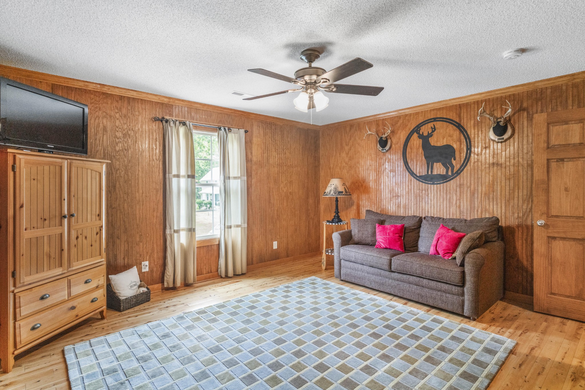 29 Roger Monk Road Petersburg, TN 37144 - Photo 64 of 94 a living room with furniture and a window