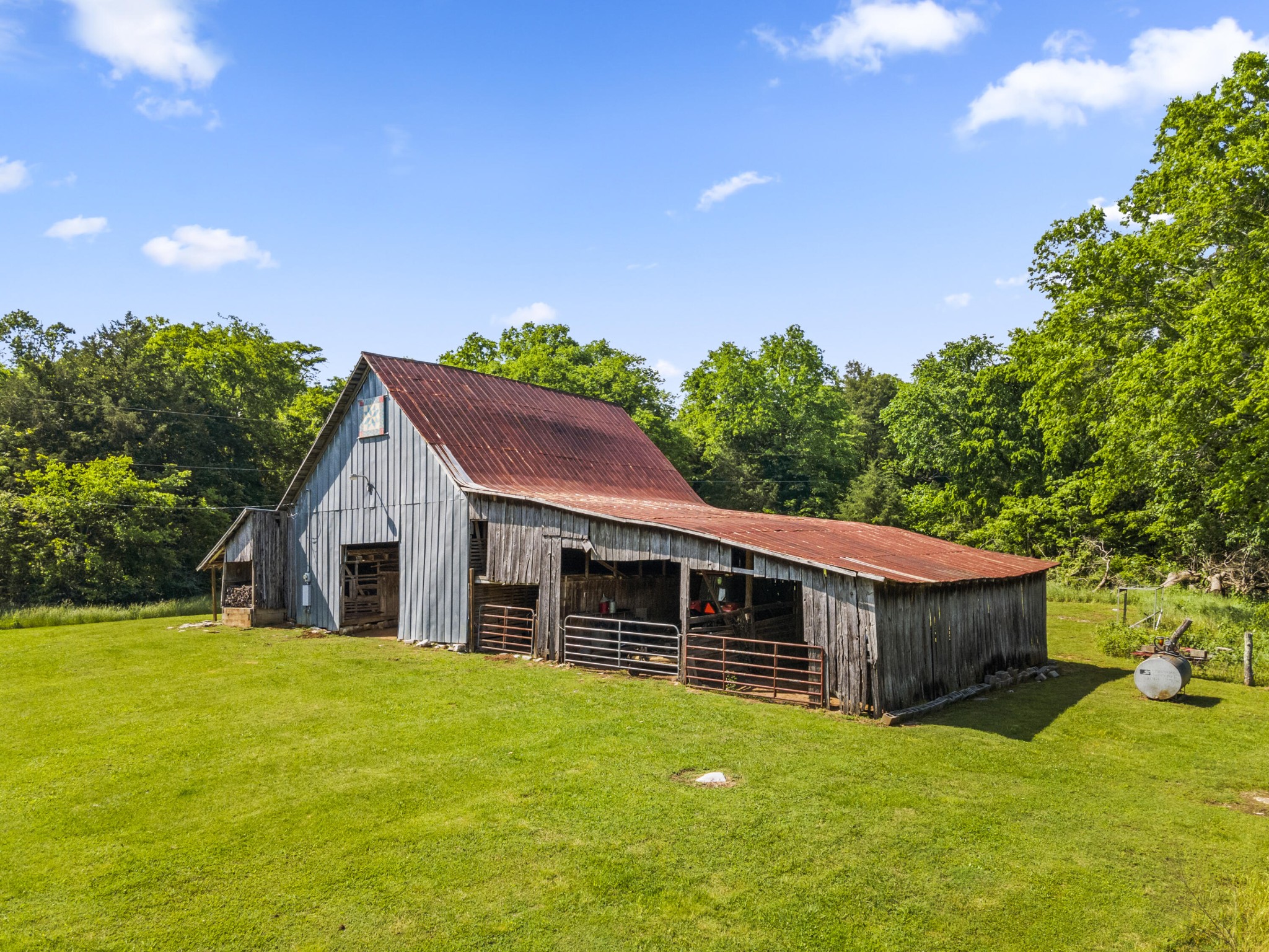 29 Roger Monk Road Petersburg, TN 37144 - Photo 10 of 94 a house view with a garden space