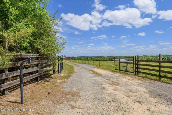 $699,900 | 3236 Fowl Road, Leakesville, MS 39451